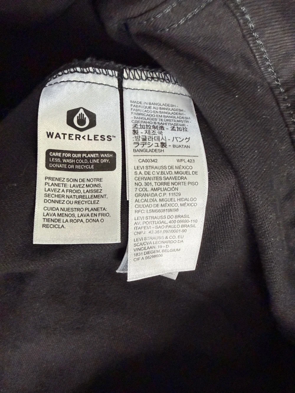 Men's Levi's Black Denim Jacket - Classic Trucker Style Size XL - Picture 7 of 9